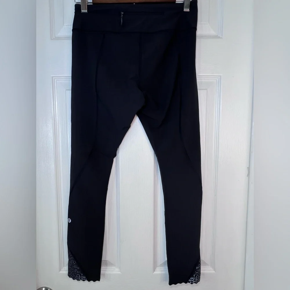 Lululemon Women's Black Leggings Size‎ 6
